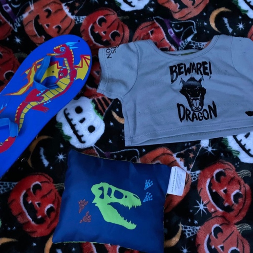Build A Bear Skateboard, Dino Pillow And Dragon Shirt Lot Boy